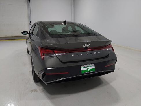Used 2024 Hyundai Elantra SEL w/ Convenience Package FWD image 6