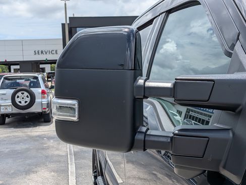 Used 2025 Ford F350 Lariat w/ Lariat Ultimate Package AWD/4WD image 12