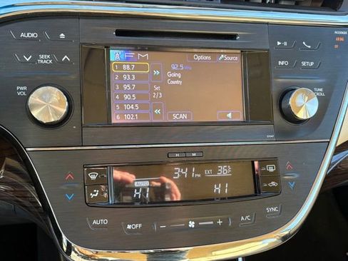 Used 2013 Toyota Avalon XLE image 13