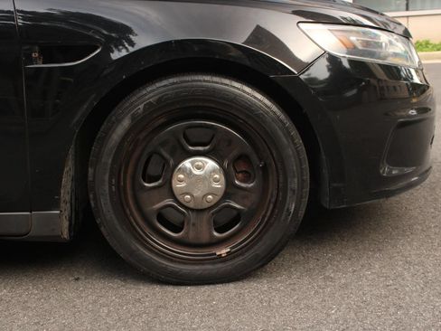 Used 2015 Ford Taurus Police Interceptor FWD image 4