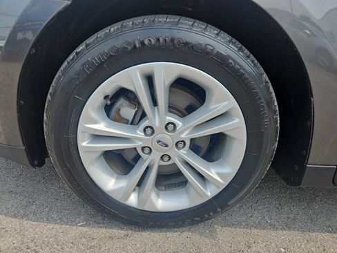 Used 2015 Ford Taurus SEL w/ Equipment Group 201A FWD image 12
