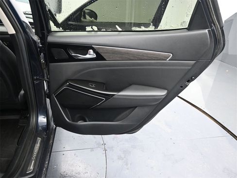 Used 2020 Kia Cadenza Technology image 19