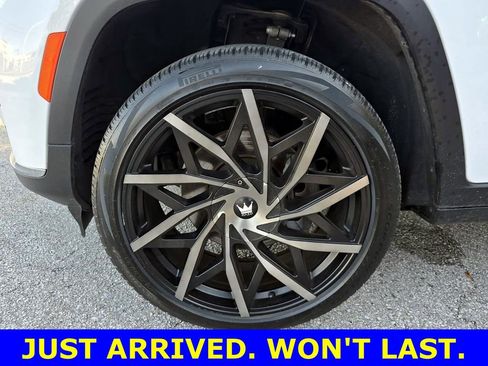 Used 2022 Jeep Grand Cherokee L Limited image 10