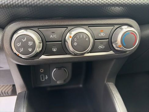 Certified 2025 Nissan Kicks Play S image 17