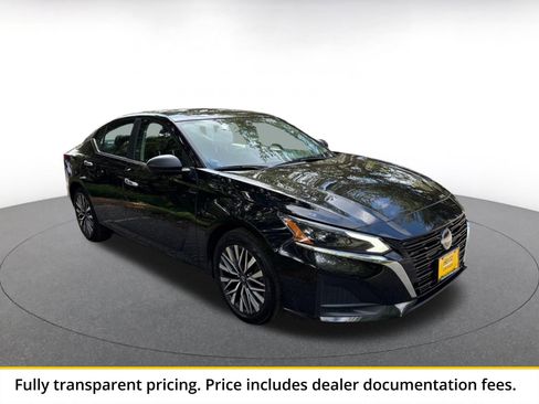 Used 2025 Nissan Altima 2.5 SV FWD image 1