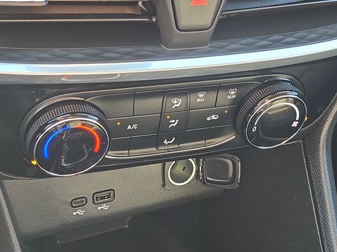 Used 2024 Buick Encore GX Sport Touring image 25