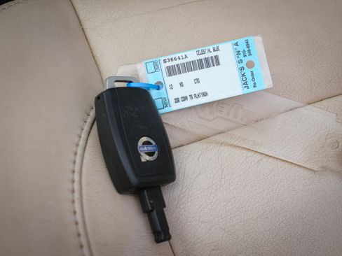 Used 2016 Chevrolet Silverado 2500 High Country w/ Duramax Plus Package image 39