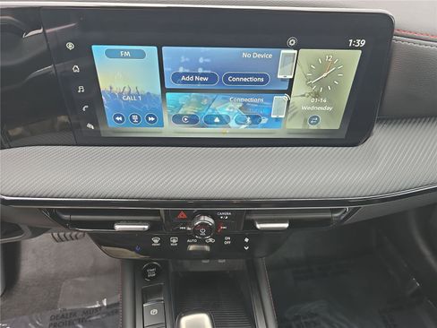 Used 2025 Nissan Kicks SR image 19