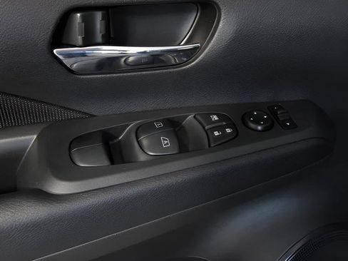 Used 2024 Nissan Kicks SV FWD image 9