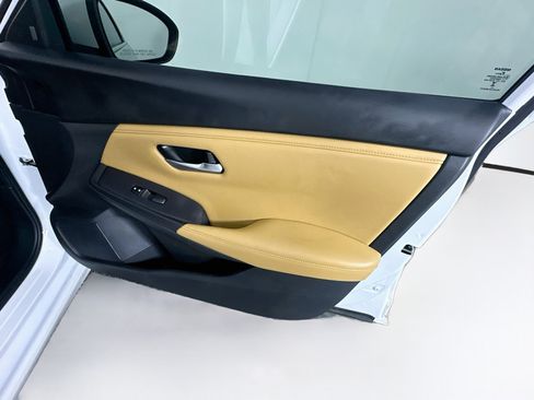 Used 2023 Nissan Sentra SV w/ SV Premium Package FWD image 31