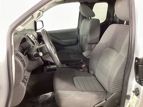 Used 2012 Nissan Frontier SV w/ SV Premium Utility Pkg AWD/4WD image 11