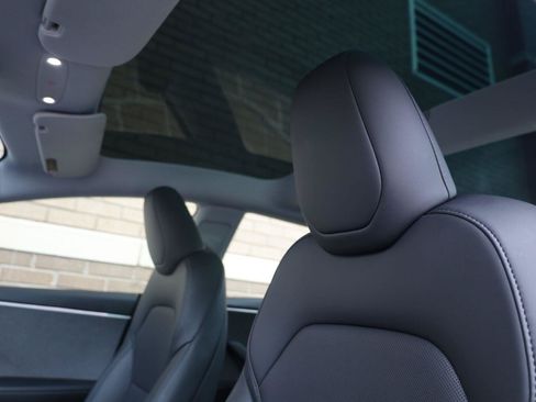 Used 2025 Tesla Model 3 Long Range RWD image 19