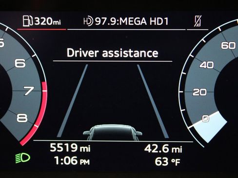 Certified 2025 Audi Q3 2.0T Premium w/ Convenience Package image 15