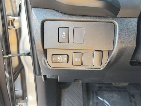 Used 2021 Toyota Tacoma SR RWD image 9