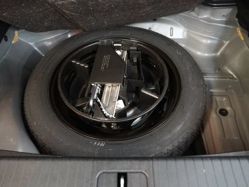 Used 2010 Mercedes-Benz E 350 Sedan image 12