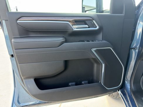 Used 2025 Chevrolet Silverado 2500 LT AWD/4WD image 10
