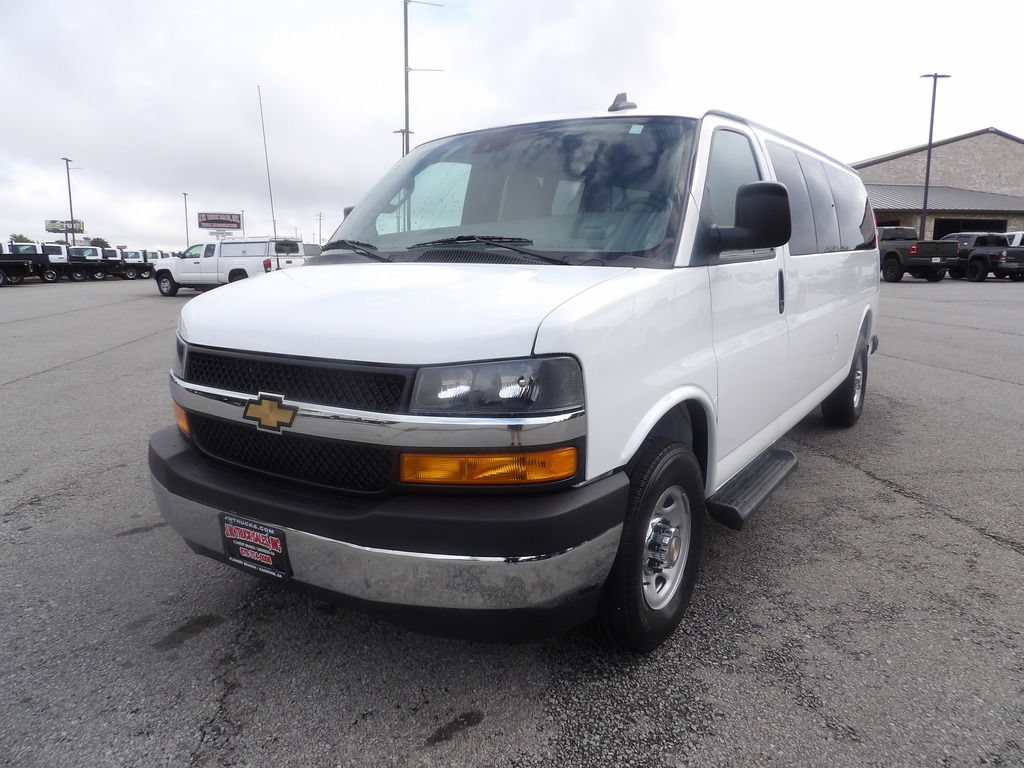Used 2025 Chevrolet Express 3500 LT w/ LT Preferred Equipment Group RWD image 58