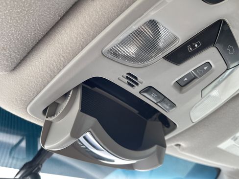 Used 2014 Toyota Sienna SE w/ SE Premium Package w/Entune image 32