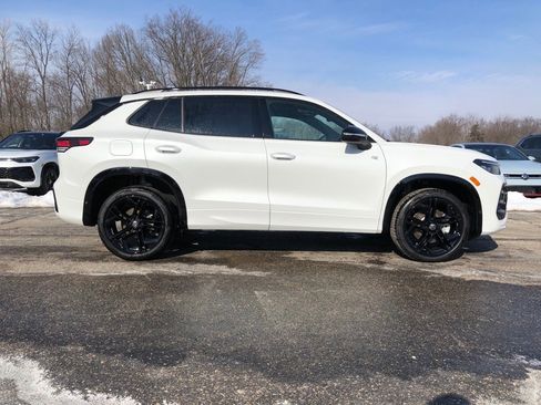 New 2026 Volkswagen Tiguan SE R-Line image 8