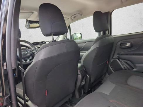 Used 2023 Jeep Renegade Trailhawk AWD/4WD image 17