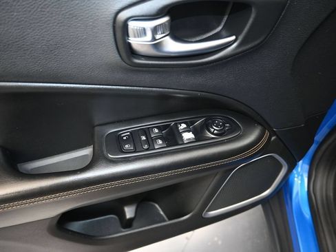 Used 2020 Jeep Compass Limited AWD/4WD image 11