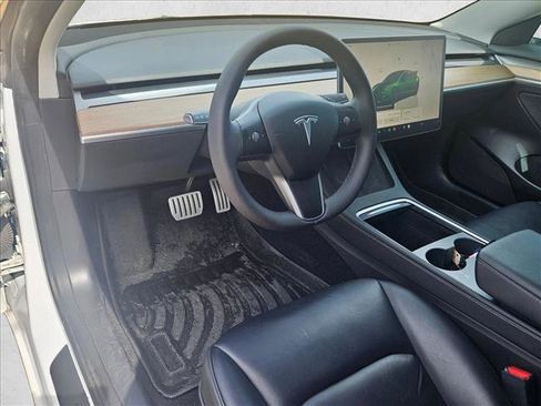 Used 2022 Tesla Model 3 Performance image 10