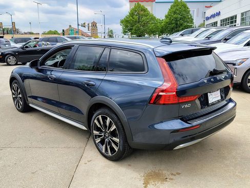 New 2026 Volvo V60 B5 Cross Country Ultra w/ Climate Package AWD/4WD image 6