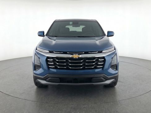 Used 2025 Chevrolet Equinox LT FWD image 2