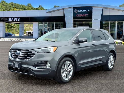 Used 2023 Ford Edge Titanium AWD/4WD image 2
