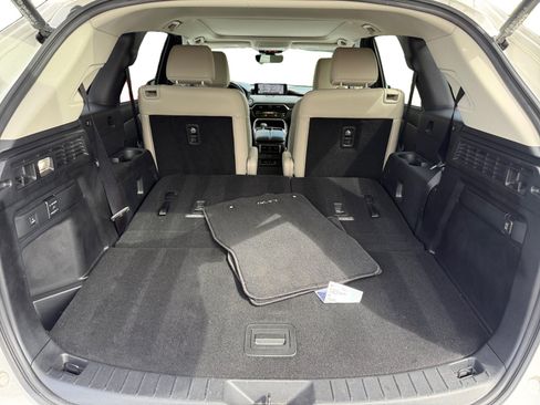 Used 2024 MAZDA CX-90 Plug-In Hybrid w/ Premium Pkg AWD/4WD image 17
