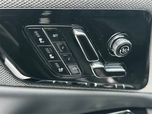 New 2025 Cadillac Optiq Luxury 2 image 22