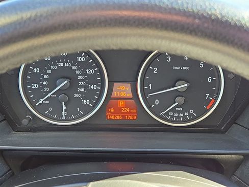 Used 2010 BMW 528i 528i image 32