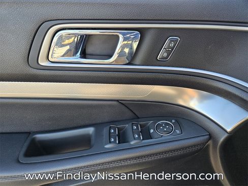 Used 2018 Ford Explorer XLT w/ Equipment Group 202A image 22