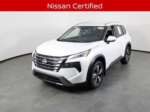Certified 2024 Nissan Rogue SL FWD image 2