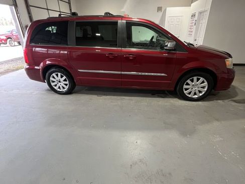 Used 2012 Chrysler Town & Country Touring-L w/ Entertainment Group #2 image 2
