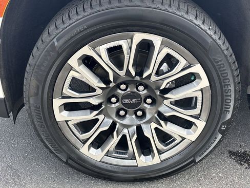 Used 2023 GMC Yukon XL Denali Ultimate image 34
