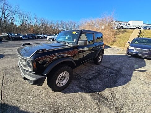 Used 2022 Ford Bronco 2-Door image 2