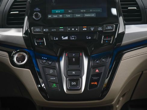 Used 2018 Honda Odyssey Elite image 18