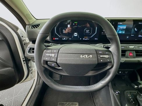 Used 2025 Kia K4 EX FWD image 11