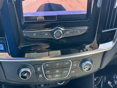 Certified 2023 Chevrolet Traverse LT FWD image 18