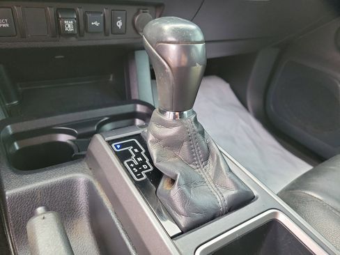 Used 2020 Toyota Tacoma TRD Sport image 20