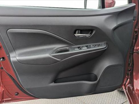 Used 2025 Nissan Versa SV image 13