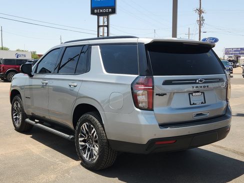 Used 2024 Chevrolet Tahoe Z71 w/ Luxury Package AWD/4WD image 3