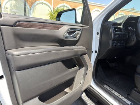 Used 2024 Chevrolet Tahoe Z71 w/ Z71 Off-Road Package AWD/4WD image 24
