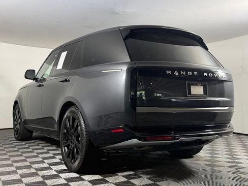 Used 2024 Land Rover Range Rover SE AWD/4WD image 4