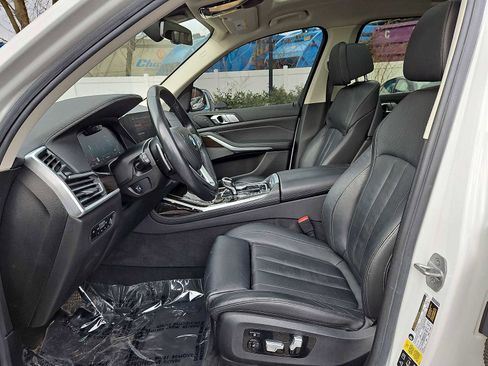 Used 2019 BMW X7 xDrive50i w/ Cold Weather Package image 11
