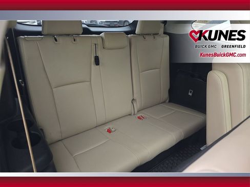 Used 2022 Toyota Highlander Platinum image 19