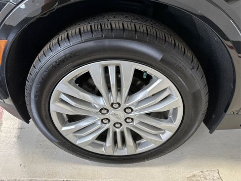Used 2018 Cadillac XT5 Premium Luxury FWD image 13
