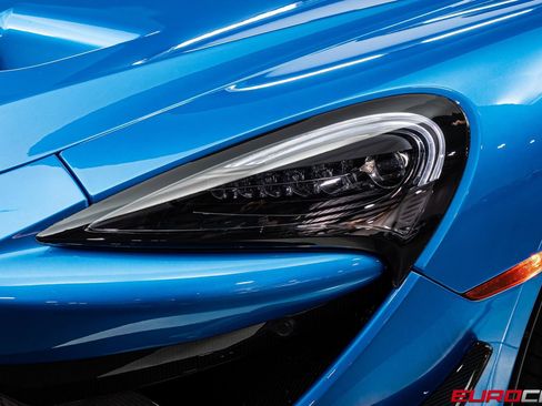 Used 2020 McLaren 620R RWD image 14