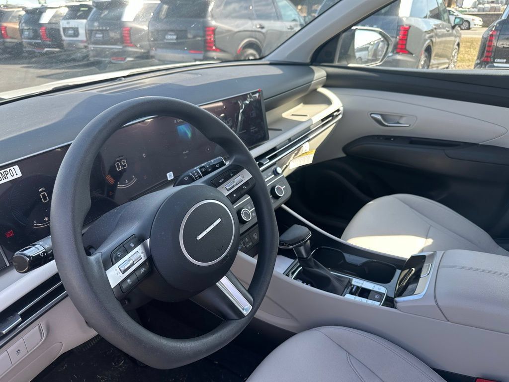 New 2025 Hyundai Tucson SE FWD image 10